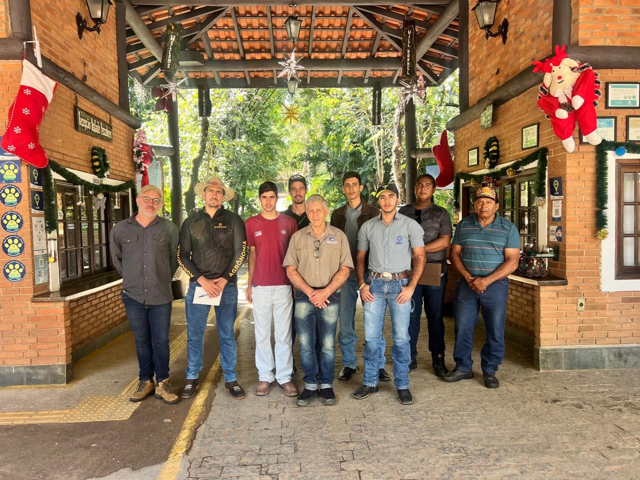 Faculdade XV de Agosto realiza primeira aula prática de Agronomia no Hotel Fazenda Campo dos Sonhos