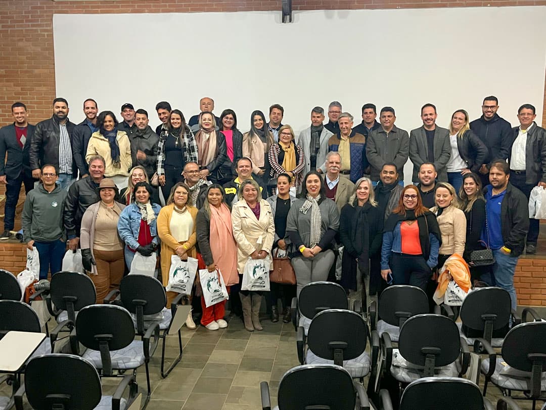 Comitiva com Prefeitos e Empresários de Sergipe visitam o Campo dos Sonhos para Palestra com José Fernandes, Diretor da Rede dos Sonhos.