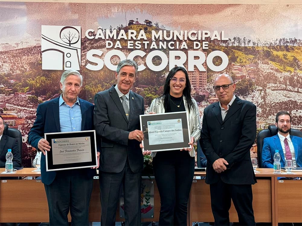 Diretor da Rede dos Sonhos Recebe Diploma de Honra ao Mérito em Homenagem na Câmara Municipal de Socorro.
