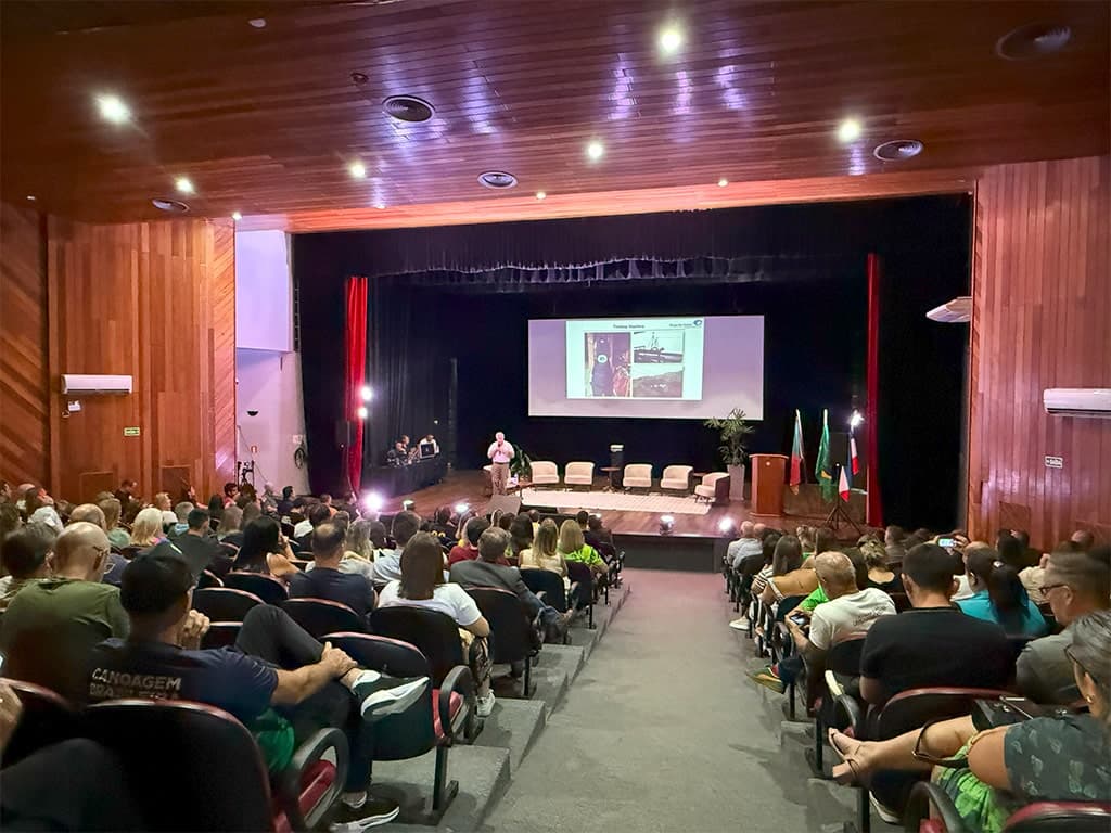 jose-fernandes-franco-palestra-no-pirmeiro-forum-nacional-de-turismo-acessivel-inclusao-e-inovacao-no-turismo-de-aventura-4.jpg