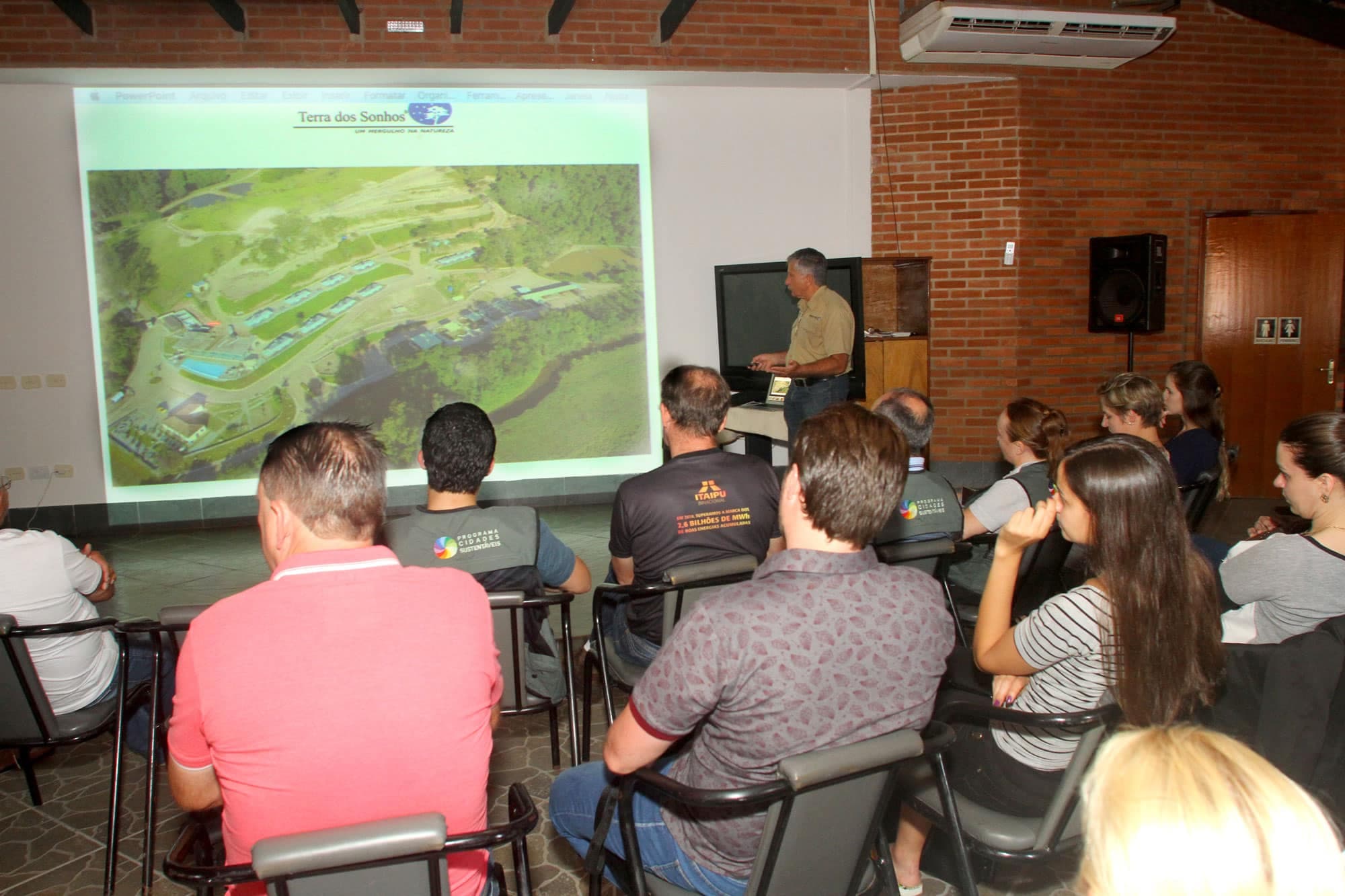 CONSELHEIROS DE DESENVOLVIMENTO DOS MUNICÍPIOS LINDEIROS AO LAGO DE ITAIPU, DE 16 CIDADES DO OESTE DO PARANÁ VISITAM O PARQUE DOS SONHOS